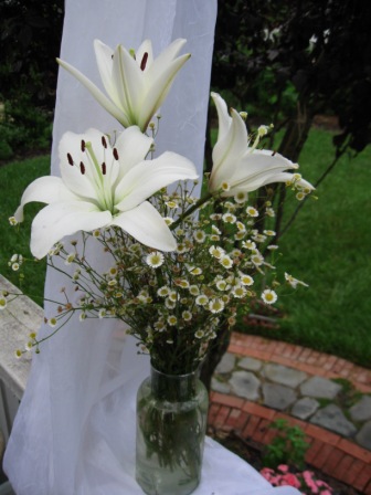 Be creative with your wedding flowers and centerpieces